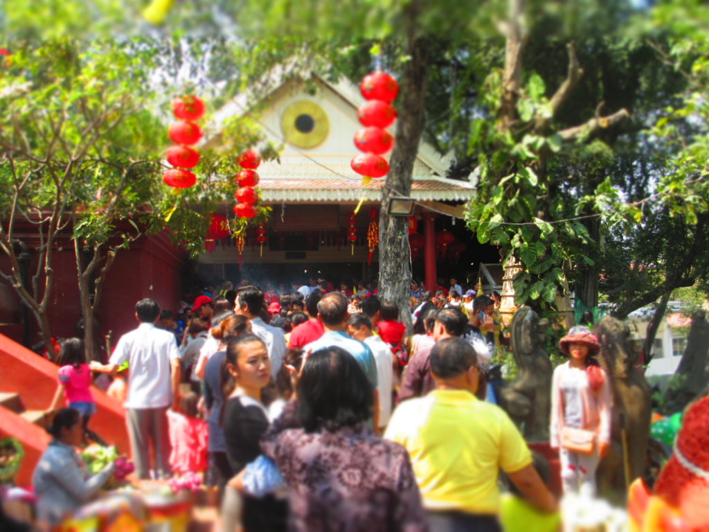 Crowds at Wat Phnom