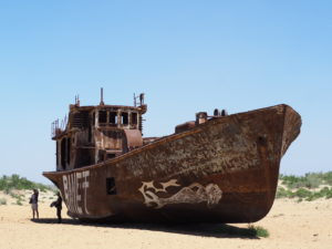 An old fishing ship rusting away in Moynaq
