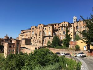 Wandering around the outskirts of Sienna