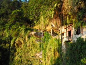 Hiking to the Silver Stream Waterfall in Maokong