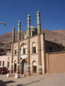 A locked mosque in Tuyoq