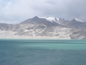 White sand lake/mountain