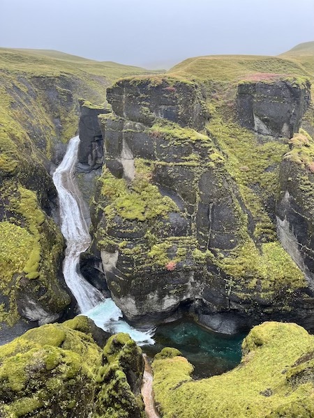 Fjaðrárgljúfur Canyon